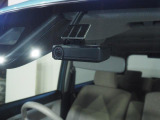 ドライブレコーダーが装備されています。録画した映像はこの車両に装備のカーナビでも再生が可能です。