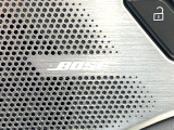 【BOSEサウンドシステム】メーカーオプションの高品位サウンドシステムを搭載。専用のチューニングが施された大小様々なスピーカーから良質なサウンドが奏でられ、臨場感あふれる音響空間を演出します。