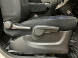 運転席シートリフターを装備しています★細かくドライビングポジションを設定できるので運転し易く、疲れにくいですね♪