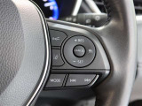 アダプティブクルーズコントロール機能付きです。走行中に先行車の様子を検知しながら、設定した車速の範囲内で先行車との距離のキープを支援します。詳細は販売店スタッフまでおたずねください。