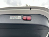 ゆったりとしたトランクルームでございます。たくさんのお荷物の車載が可能でございます。