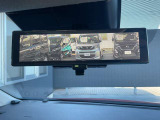 [スマートルームミラー]車両後方をミラーに映し出すため、悪天候の時でも視界は良好♪