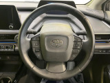 【純正革巻きステアリング】上質な革を使用することで、手にしっかり馴染みとても運転しやすいハンドルです♪