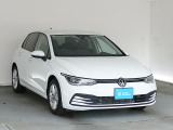 走行少ないGOLF8登場!!しかもメーカーオプションのナビテクノロジーパッケージ仕様になります。