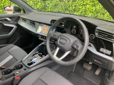 Audiのインテリアはエクステリア同様、優れたデザイン性とクオリティ、そして機能性を兼ね備えております。