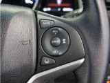 ◆アダプティブクルーズコントロール◆予め設定した車速内でクルマが自動的に加減速。前走車との適切な車間距離を維持しながら追従走行します。【LKAS】車線維持支援システムでステアリング操作を支援。