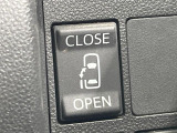 【パワースライドドア】スマートキーや運転席のスイッチでスライドドアの開閉が可能♪電動だから力を入れてドアを開ける必要が無く、小さいお子様でも、重い荷物を持っている時もラクに開け閉めできます♪