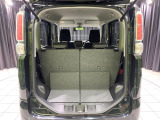 普段のお買い物や通勤、送迎等に十分な荷室スペースを確保しております。セカンドシートを倒すと、大きな荷物の積載も可能です♪