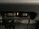 【ETC車載器】高速道路の料金所を、止まらずスムーズに通過。小銭を用意する手間も、窓を開けるわずらわしさもありません。遠出をグッと身近にしてくれる快適ドライブの必須アイテムです。