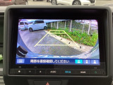 バックモニター付きで、車庫入れやバック時の後方確認をサポート。