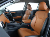 高級感のあるナッパレザーシート!人気のタンカラーです!長時間の運転も疲れにくいフロントシート!体をしっかり支えてくれて運転がしやすい形状です!