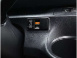 電動のスライドドアで楽々スムース!運転席からも開閉の操作もできます♪キーのスイッチひとつで自動開閉できる便利な機能もついてます♪