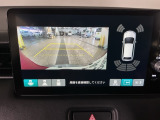 【バックカメラ】運転が苦手な方も車庫入れラクラクです!ギアをリバースに入れれば自動的に切り換わりますので、面倒な操作は不要です♪狭い駐車場もお車を傷つけず安心ですね!
