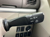 【オートライト】周りの明るさに応じて自動でヘッドライトの点灯・消灯ができる機能です!ライトの付け忘れ・消し忘れなどが無くなり、雨の日や夕方の走行も安心!トンネル通過時も便利ですね♪