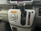 オートエアコンで快適な車内温度を演出してくれます!