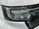 LEDヘッドライトは、点灯の瞬間から最大光量を発揮し、突然暗くなるトンネルなどでの安定感を高めます。