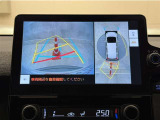 真上から見下ろしたような視点で車とその周囲を確認出来る画面と、車両後方を映し出すバックモニター画面の2つを表示してくれます。