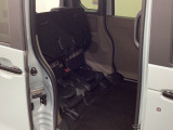 ★チップアップ&ダイブダウン機能付き【ULTR SEAT】は後席座面を左右分割で跳ね上げることができます☆トランクで積載できない背の高い荷物をラクラク収納できます。ホンダ車ならではの人気装備です♪