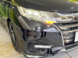 【LEDヘッドライト】悪天候や夜間走行時も良好な視界を確保し安心して運転できる高輝度LEDヘッドライトを装備!点灯速度が早く、消費電力も抑えられています。