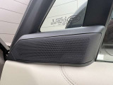 【Meridian3Dサウンドシステム】イギリスの老舗オーディオブランドで音質が良く、ドライブ中の音楽をより一層楽しませてくれます。