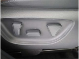 パワーシート搭載。微妙な調整が手軽にでき、お客様にピッタリのポジションで運転することが可能です。