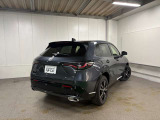 リアガラスはプライバシーガラスとなっており、車内の様子が見えにくくなっています。