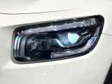 ●LEDヘッドライト:夜間走行時も良好な視界を確保し安心して運転できる高輝度LEDヘッドライトを装備!点灯速度が早く、消費電力も抑えられています。