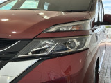 LEDヘッドライトは、点灯の瞬間から最大光量を発揮し、突然暗くなるトンネルなどでの安定感を高めます。