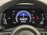 【メーターまわり】ドライバーから見やすい位置にあって安全運転に寄与します。マルチインフォメーションディスプレイでは、クルマに関する情報の確認はもちろん、各種安全機能・装備のON/OFFも設定可能。