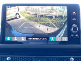 バックモニター付きで、車庫入れやバック時の後方確認をサポート。