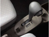 最近では、当たり前の両側スライドドア。チャイルドシートを2つ付けるときなどは、やっぱり両側にドアがあると便利なんですよね。