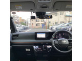 広くて開放的な前方視界。運転がし易そうですね。