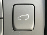 【パワーバックドア】スマートキーや運転席のボタンを押すだけでリアゲートが自動で開閉します!荷物を持っている時や、高い位置にあるバックドアを閉める際に便利な機能です♪