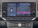 車の上から見下ろしたような360度見えるアラウンドビューモニター搭載してます!狭い駐車場や暗い場所でも安心して駐車出来ます!