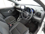 シンプルで使いやすいデザインの運転席です。