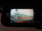 バック時の運転をサポートするバックモニター(バックミラータイプ)