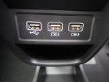 便利な充電用USBジャックも付いています。