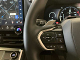 オーディオや運転支援機能などを手元で操作できるステアリングスイッチ。操作時の視線移動が少なく、安全にも貢献します。
