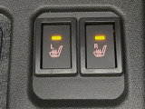 【シートヒーター】寒い日に重宝するシートヒーター!エアコンより早く温まってくれるので寒がりの人も安心ですね♪エアコンの温風は乾燥するから苦手、という方にもをおすすめです。