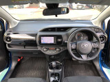 シンプルながら機能性溢れる運転席廻りです。視界性もよく、運転しやすいですよ。