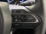 【レーダークルーズコントロール】高速道路での長距離走行が楽に!!自動で速度を保つクルーズコントロールが、衝突軽減システムと連携し、前方の車両を感知して車間を保つように速度調節してくれます!!