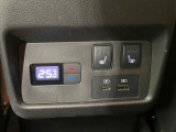 【前席+後席シートヒーター】寒い日に重宝するシートヒーターを後席にも装備!エアコンより早く温まってくれるので寒がりの人も安心ですね♪エアコンの温風は乾燥するから苦手、という方にもをおすすめです。