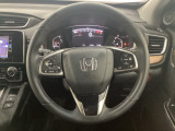ハンドルにHondaセンシング系のクルーズコントロールやレーンキープアシストなどのスイッチと、オーディオの操作スイッチが装備されています。ハンドルから手を離さず安全に操作できます。