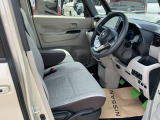 運転席まわりは、使用感も少なく良好な状態です。