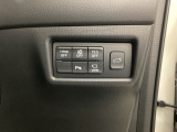 各種機能の切替スイッチは運転席パネル下に集約されています。任意で切り替え可能なため状況に合わせてお使いください。