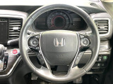 【純正革巻きステアリング】上質な革を使用することで、手にしっかり馴染みとても運転しやすいハンドルです♪