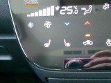 シートヒーター付車です。寒い日の快適性が格段に向上!シートがポカポカで快適で心地良いドライブをサポートします。