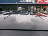 ルーフは建物が反射するくらい綺麗です!