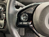 ステアリングにオーディオ操作スイッチが付いています。オーディオ画面に直接タッチしなくても操作が出来ますので、運転に集中できます。