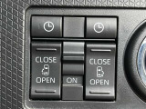両側電動スライドドアのスイッチ付です。車内からもスイッチひとつで楽にドアの開閉が可能です。電動なので開閉時に力を使う必要がなく、半ドアになることもありません!